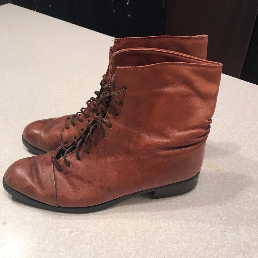 Santana Canada Vintage Block Heel Leather Boots